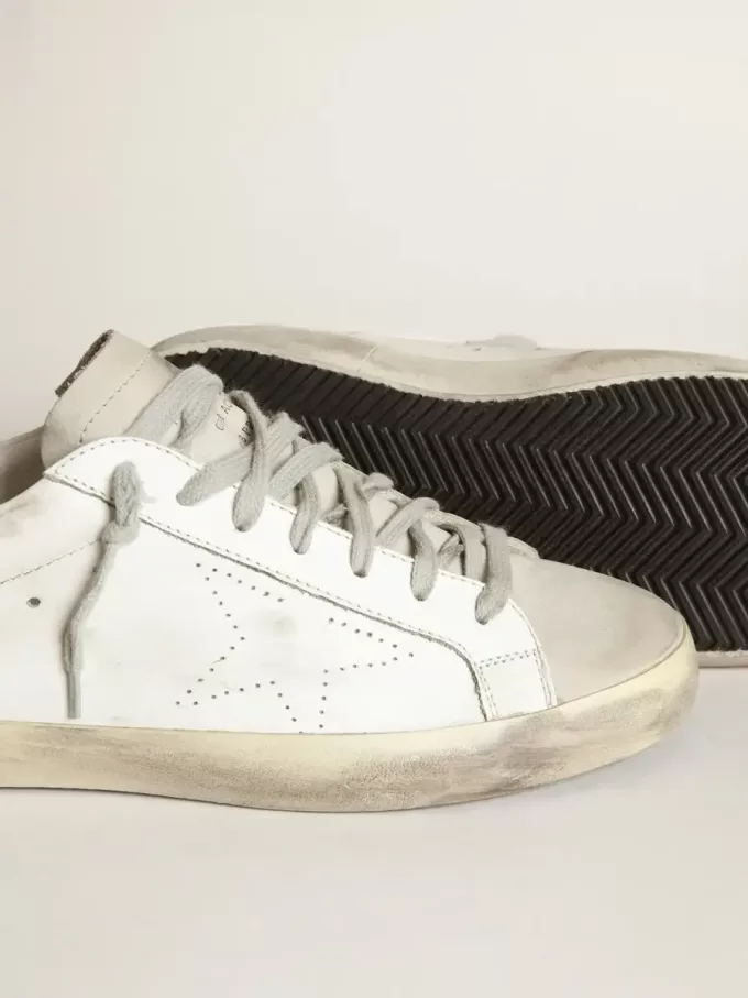 Super-Star para hombre con estrella perforada y lengüeta gris hielo en el talón