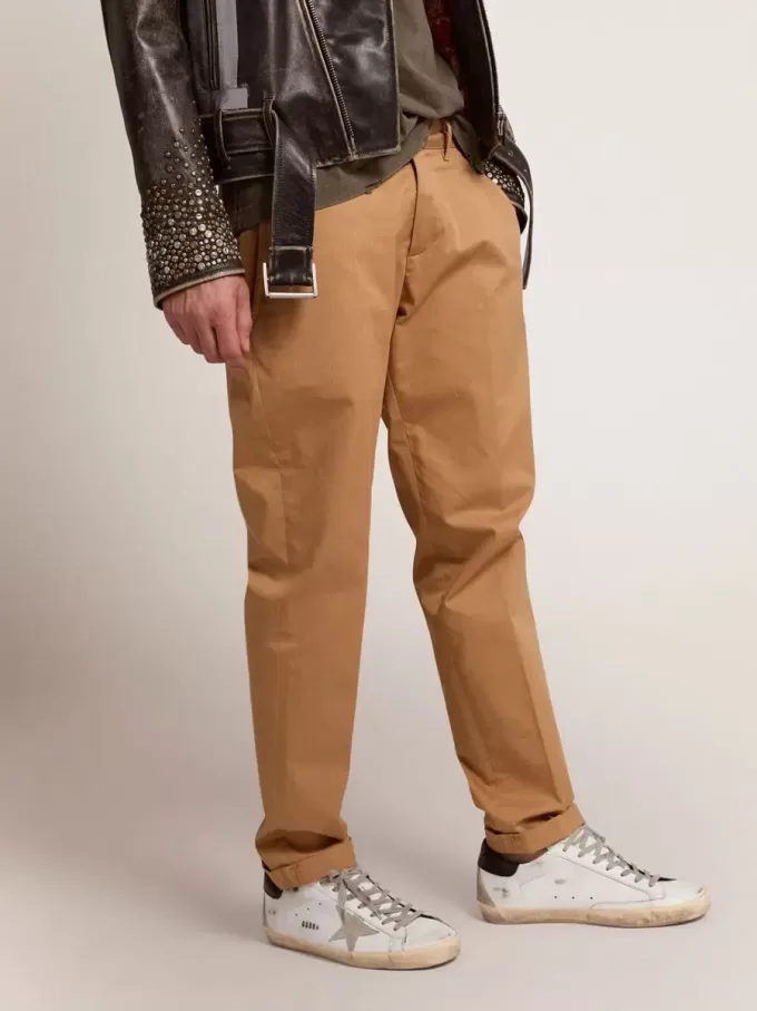 Super-Star para hombre con lengüeta negra en el talón y letras con tachuelas metálicas Super-Star para hombre con lengüeta negra en el talón y letras con tachuelas metálicas