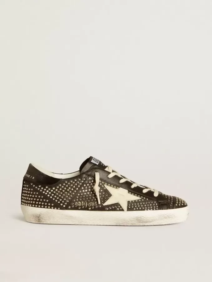 Super-Star para hombre en napa negra con tachuelas y estrella de cuero blanco