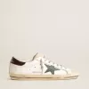 Super-Star para hombre en piel blanca con estrella verde y lengüeta con estampado animal en el talón Super-Star para hombre en piel blanca con estrella verde y lengüeta con estampado animal en el talón