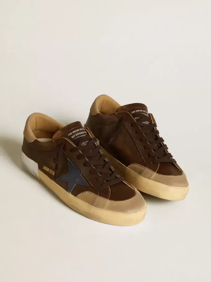 Super-Star para hombre en piel con estrella de piel azul y lengüeta del talón en nubuck beige Super-Star para hombre en piel con estrella de piel azul y lengüeta del talón en nubuck beige