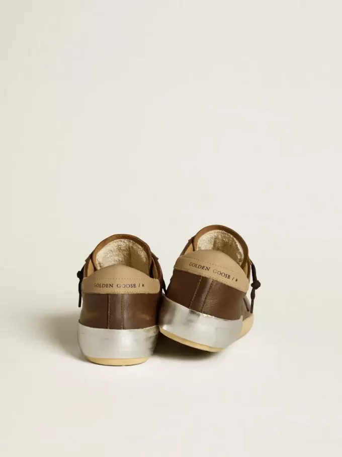 Super-Star para hombre en piel con estrella de piel azul y lengüeta del talón en nubuck beige Super-Star para hombre en piel con estrella de piel azul y lengüeta del talón en nubuck beige