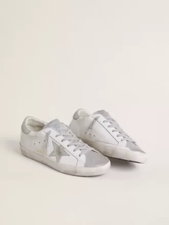 Super-Star para mujer con estrella de ante gris e inserciones plateadas brillantes