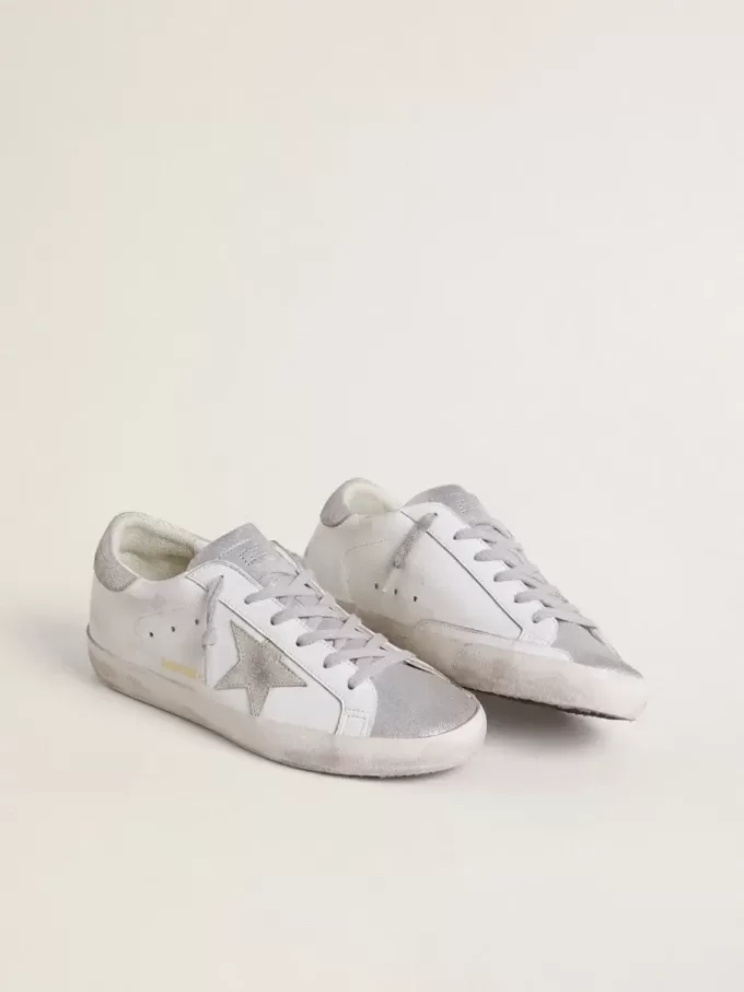 Super-Star para mujer con estrella de ante gris e inserciones plateadas brillantes Super-Star para mujer con estrella de ante gris e inserciones plateadas brillantes