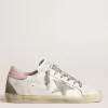 Super-Star para mujer con estrella de ante gris y lengüeta de cuero rosa en el talón Super-Star para mujer con estrella de ante gris y lengüeta de cuero rosa en el talón