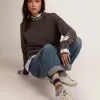 Super-Star para mujer con ribete dorado brillante y letras con tachuelas metálicas Super-Star para mujer con ribete dorado brillante y letras con tachuelas metálicas