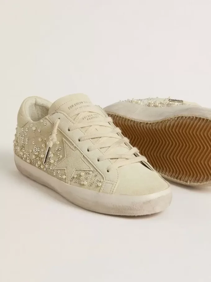 Super-Star para mujer en ante beige con perlas y cristales Swarovski Super-Star para mujer en ante beige con perlas y cristales Swarovski