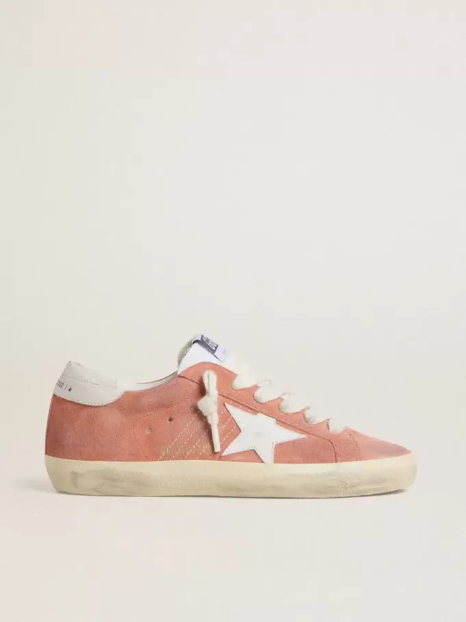 Super-Star para mujer en ante coral con estrella y lengüeta del talón en cuero blanco Super-Star para mujer en ante coral con estrella y lengüeta del talón en cuero blanco