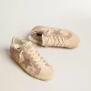 Super-Star para mujer en ante rosa pálido con estrella de ante y lengüeta del talón en platino Super-Star para mujer en ante rosa pálido con estrella de ante y lengüeta del talón en platino