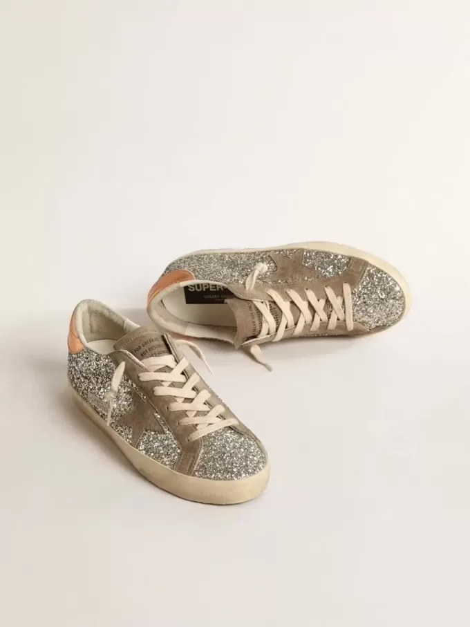 Super-Star para mujer en brillo platino con estrella de ante gris paloma Super-Star para mujer en brillo platino con estrella de ante gris paloma