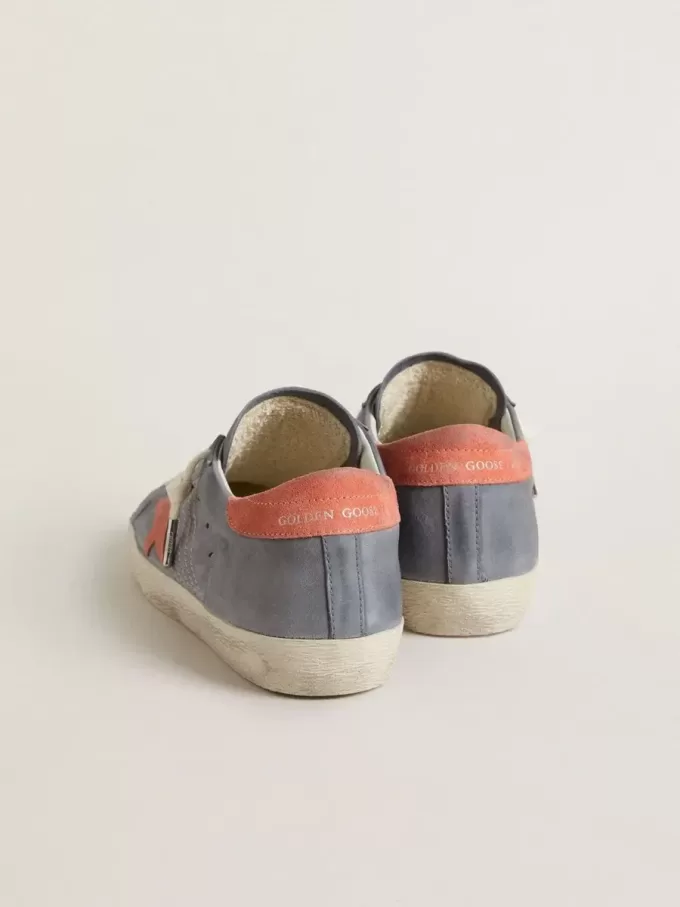 Super Star para mujer en nubuck azul con estrella y lengüeta en el talón de ante rosa Super Star para mujer en nubuck azul con estrella y lengüeta en el talón de ante rosa