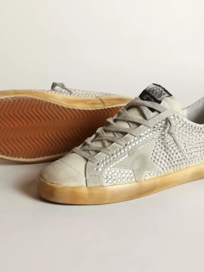 Super-Star para mujer en nubuck blanco envejecido con cristales Swarovski Super-Star para mujer en nubuck blanco envejecido con cristales Swarovski