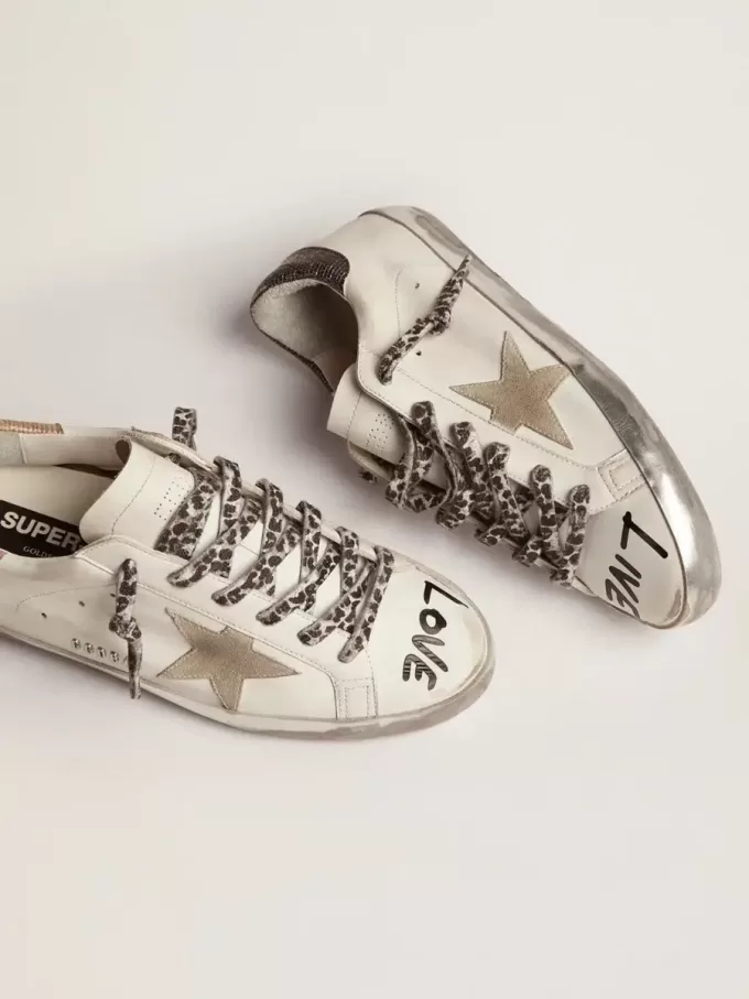 Super-Star para mujer en piel blanca con estrella de ante gris Super-Star para mujer en piel blanca con estrella de ante gris
