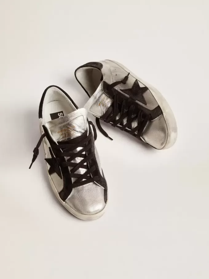 Super-Star para mujer en piel plateada con inserciones en contraste Super-Star para mujer en piel plateada con inserciones en contraste