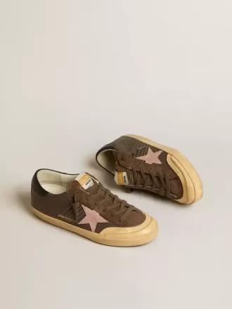Super-Star Penstar LTD para mujer en piel marrón con estrella de ante rosa Super-Star Penstar LTD para mujer en piel marrón con estrella de ante rosa
