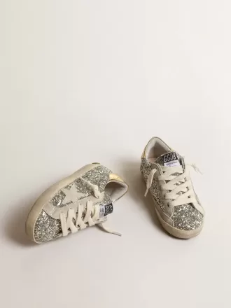 Super-Star Young en brillo con estrella de ante y lengüeta dorada en el talón