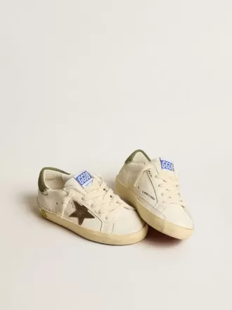 Super-Star Young en napa con estrella de ante y lengüeta verde en el talón Super-Star Young en napa con estrella de ante y lengüeta verde en el talón