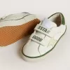 Teen Old School en piel blanca con lengüeta en el talón de napa verde e inserción verde Teen Old School en piel blanca con lengüeta en el talón de napa verde e inserción verde