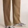 True-Star para hombre con lentejuelas plateadas, estrella negra y lengüeta de cuero beige en el talón True-Star para hombre con lentejuelas plateadas, estrella negra y lengüeta de cuero beige en el talón