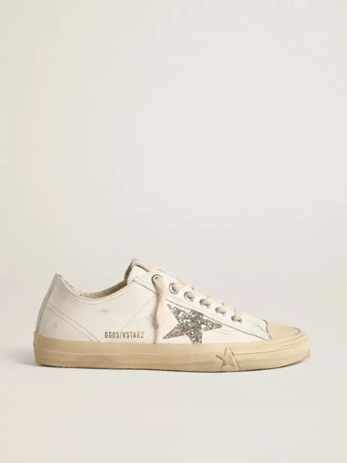 V-Star en piel blanca con estrella brillante platino V-Star en piel blanca con estrella brillante platino