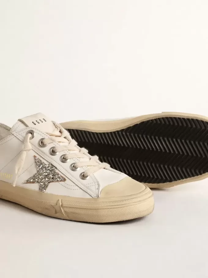 V-Star en piel blanca con estrella brillante platino V-Star en piel blanca con estrella brillante platino