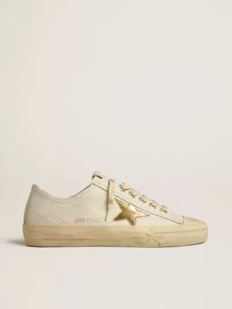 V-Star en piel blanca con estrella de piel metalizada dorada