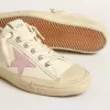 V-Star en piel napa beige con estrella de ante rosa antiguo