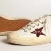 V-Star para mujer en napa blanca con estrella roja brillante V-Star para mujer en napa blanca con estrella roja brillante
