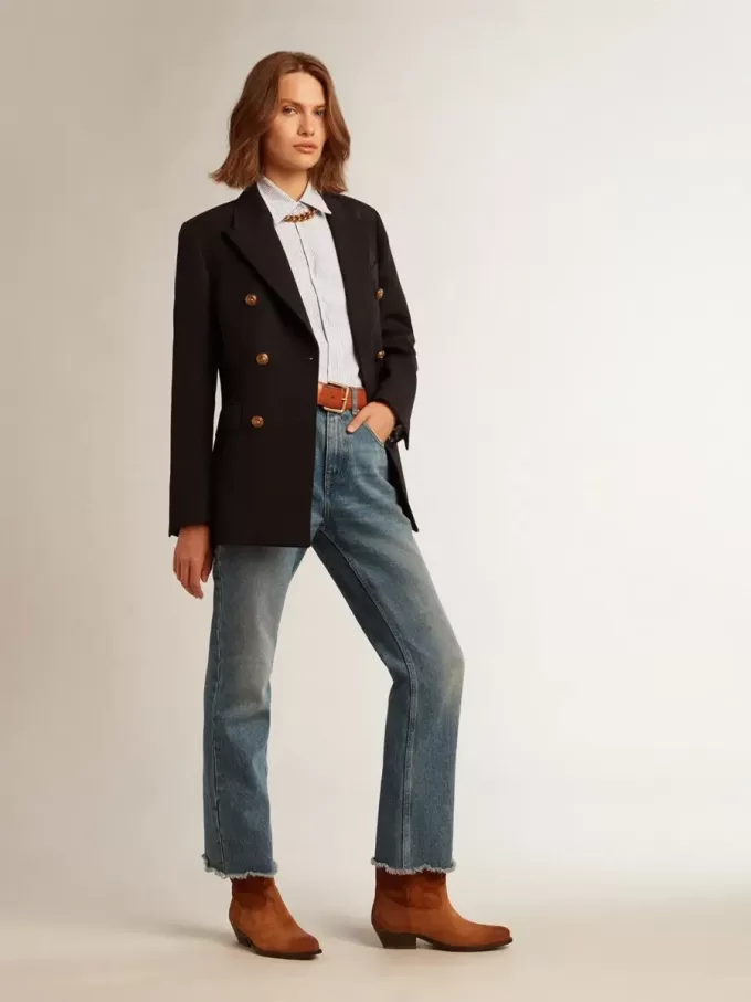 Vaqueros acampanados cropped para mujer con lavado medio Vaqueros acampanados cropped para mujer con lavado medio