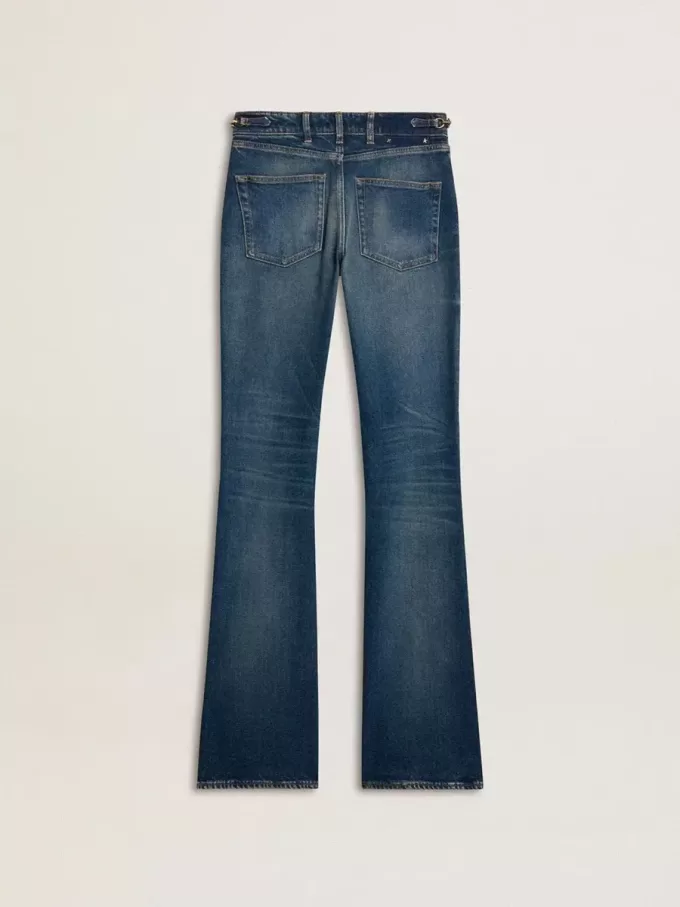 Vaqueros bootcut para mujer con lavado vintage y detalles metálicos Vaqueros bootcut para mujer con lavado vintage y detalles metálicos