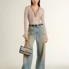 Vaqueros boyfriend para mujer con efecto desgastado, lavado arena y tachuelas. Vaqueros boyfriend para mujer con efecto desgastado, lavado arena y tachuelas.