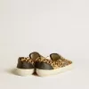 VCE Penstar para hombre en piel de potro con estampado de leopardo y lengüeta de cuero negro en el talón VCE Penstar para hombre en piel de potro con estampado de leopardo y lengüeta de cuero negro en el talón