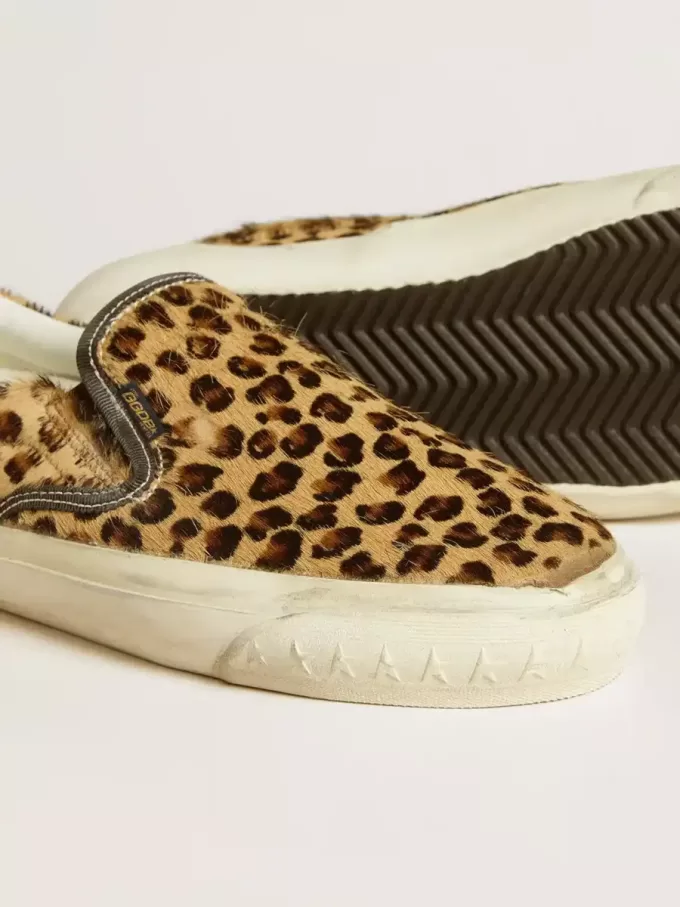 VCE Penstar para mujer en piel de potro con estampado de leopardo y lengüeta del talón en piel negra VCE Penstar para mujer en piel de potro con estampado de leopardo y lengüeta del talón en piel negra