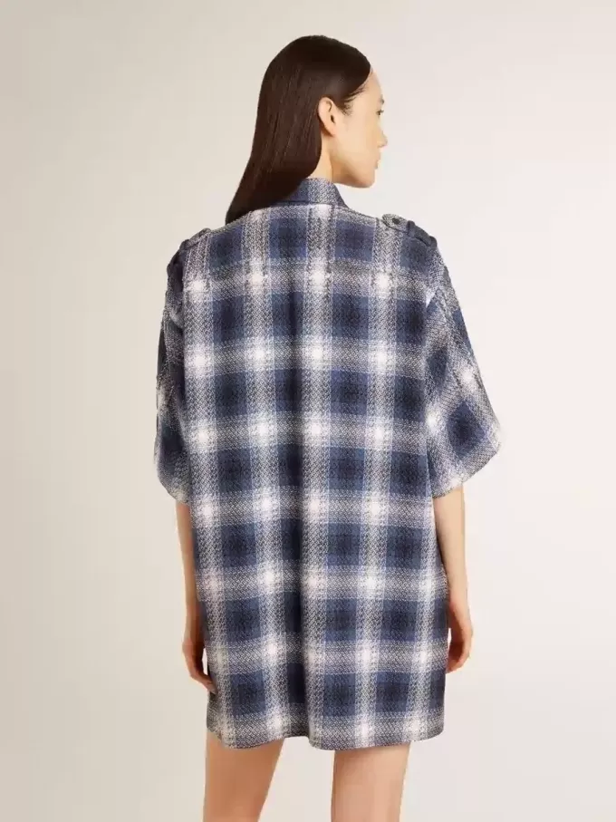 Vestido camisero corto de mujer con estampado de cuadros 3D y bordados Vestido camisero corto de mujer con estampado de cuadros 3D y bordados