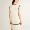 Vestido camisero de algodón blanco desgastado para mujer con ribetes azul oscuro y cristales Vestido camisero de algodón blanco desgastado para mujer con ribetes azul oscuro y cristales