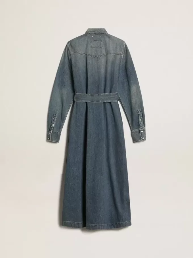 Vestido camisero de mujer en denim con cinturón Vestido camisero de mujer en denim con cinturón