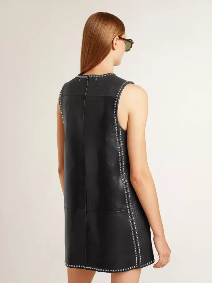 Vestido de mujer de piel napa negra con tachuelas Vestido de mujer de piel napa negra con tachuelas