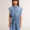 Vestido vaquero para niña con lazo delantero y bordados Vestido vaquero para niña con lazo delantero y bordados