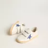 Young Ball Star con estrella azul brillante y lengüeta trasera de ante beige Young Ball Star con estrella azul brillante y lengüeta trasera de ante beige