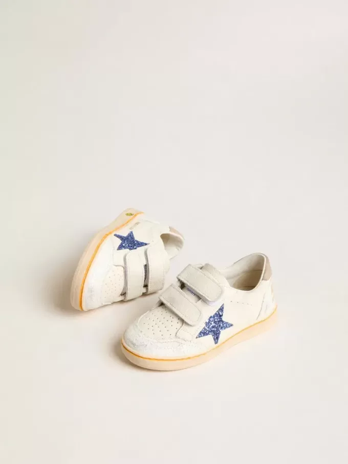 Young Ball Star con estrella azul brillante y lengüeta trasera de ante beige Young Ball Star con estrella azul brillante y lengüeta trasera de ante beige