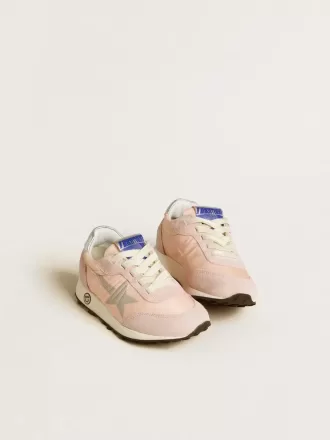 Young Marathon en nailon rosa con estrella estampada y lengüeta de cuero en el talón.