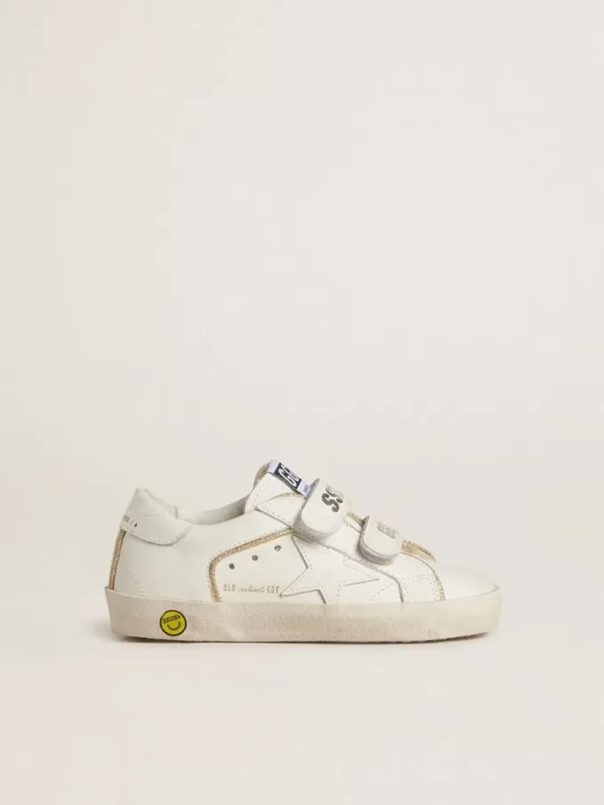 Young Old School en piel blanca con detalles dorados Young Old School en piel blanca con detalles dorados