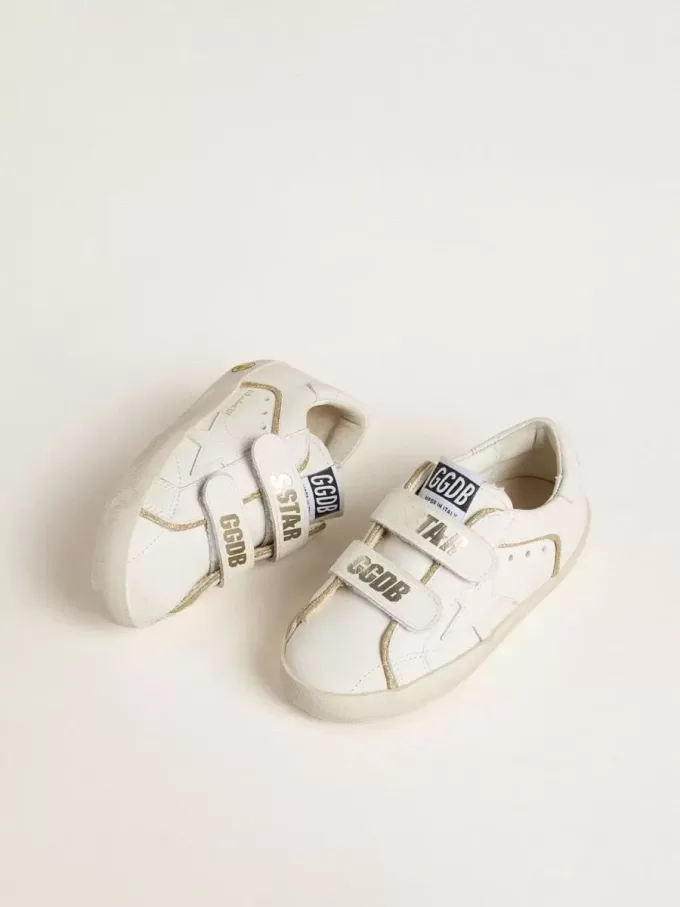 Young Old School en piel blanca con detalles dorados Young Old School en piel blanca con detalles dorados