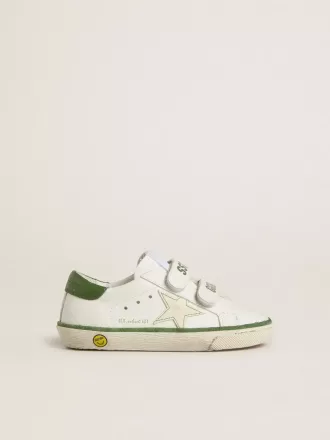 Young Old School en piel blanca con lengüeta del talón en napa verde e inserción verde Young Old School en piel blanca con lengüeta del talón en napa verde e inserción verde