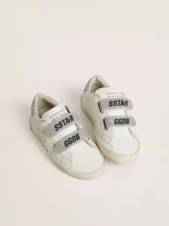 Young Old School en piel blanca con lengüeta y tiras en el talón con cristales Swarovski plateados