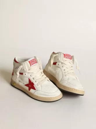 Young Sky-Star en napa blanca con estrella roja y lengüeta en el talón