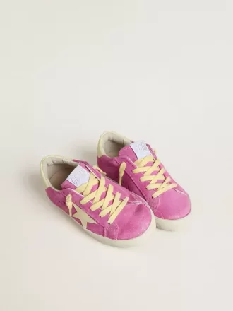 Young Super-Star en ante rosa con estrella amarilla clara y lengüeta en el talón