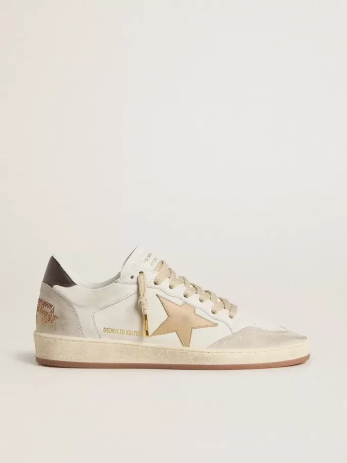 Zapatillas Ball Star LTD para mujer con estrella dorada y lengüeta negra en el talón Zapatillas Ball Star LTD para mujer con estrella dorada y lengüeta negra en el talón