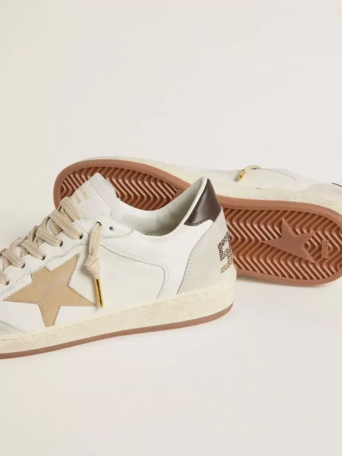 Zapatillas Ball Star LTD para mujer con estrella dorada y lengüeta negra en el talón Zapatillas Ball Star LTD para mujer con estrella dorada y lengüeta negra en el talón