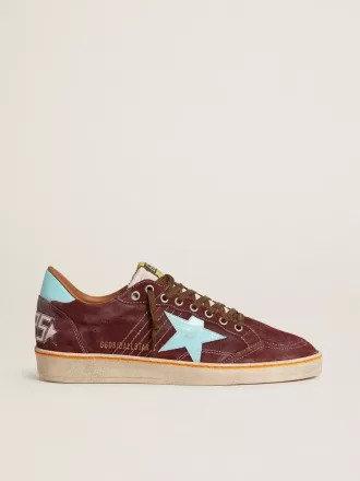 Zapatillas Ball Star para hombre en ante rojo oscuro con estrella azul claro y lengüeta en el talón Zapatillas Ball Star para hombre en ante rojo oscuro con estrella azul claro y lengüeta en el talón